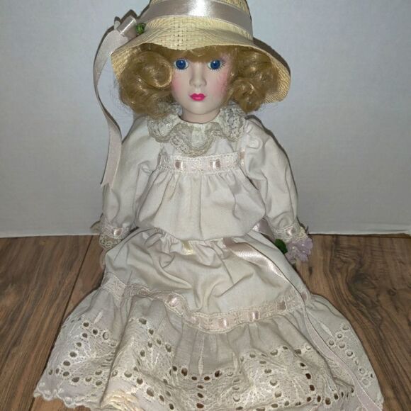 Vintage Victorian Style Cloth & Porcelain Doll 16'in With Hat & Blue Eyes - Picture 3 of 5